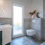 Feinheit & Restaurant, Tor Zu Hunsrueck Und Mittelrhein! Mit Sauna Hot Tub Und Gartensuite 哈尔森巴赫