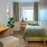Feinheit & Restaurant, Tor Zu Hunsrueck Und Mittelrhein! Mit Sauna Hot Tub Und Gartensuite * 哈尔森巴赫