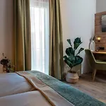 Feinheit & Restaurant, Tor Zu Hunsrueck Und Mittelrhein! Mit Sauna Hot Tub Und Gartensuite *