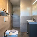 Feinheit & Restaurant, Tor Zu Hunsrueck Und Mittelrhein! Mit Sauna Hot Tub Und Gartensuite * 哈尔森巴赫