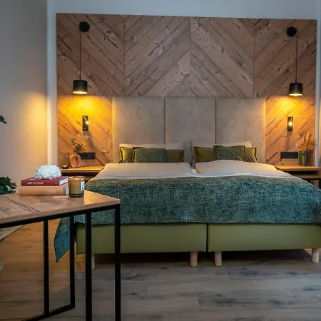 Feinheit & Restaurant, Tor Zu Hunsrueck Und Mittelrhein! Mit Sauna Hot Tub Und Gartensuite