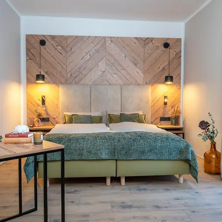 Feinheit & Restaurant, Tor Zu Hunsrueck Und Mittelrhein! Mit Sauna Hot Tub Und Gartensuite Hotel