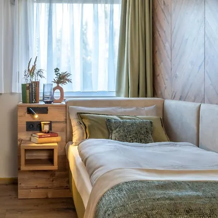酒店 Feinheit & Restaurant, Tor Zu Hunsrueck Und Mittelrhein! Mit Sauna Hot Tub Und Gartensuite