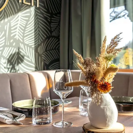 Feinheit & Restaurant, Tor Zu Hunsrueck Und Mittelrhein! Mit Sauna Hot Tub Und Gartensuite ホテル Halsenbach