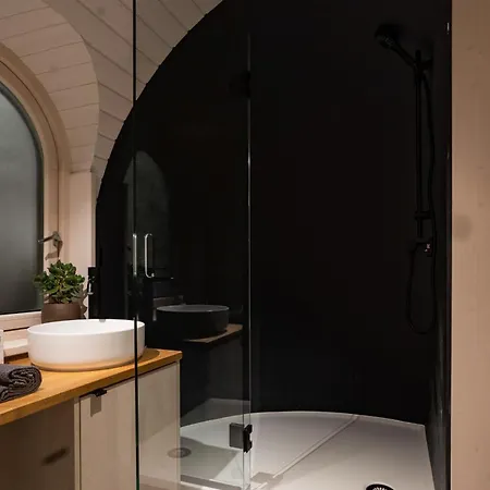 Feinheit & Restaurant, Tor Zu Hunsrueck Und Mittelrhein! Mit Sauna Hot Tub Und Gartensuite Otel