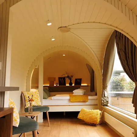 Hotel Feinheit & Restaurant, Tor Zu Hunsrueck Und Mittelrhein! Mit Sauna Hot Tub Und Gartensuite Halsenbach