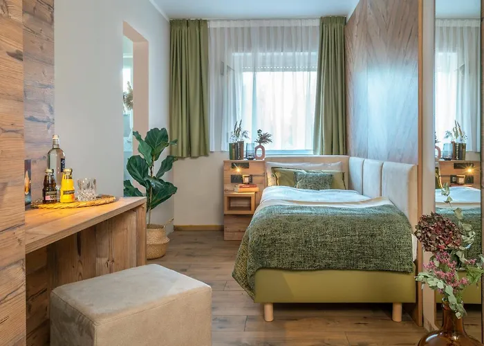 Feinheit & Restaurant, Tor Zu Hunsrueck Und Mittelrhein! Mit Sauna Hot Tub Und Gartensuite * Halsenbach