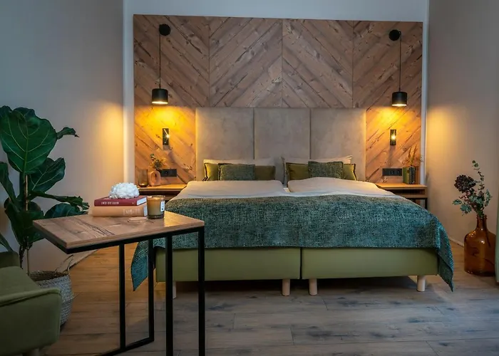 Feinheit & Restaurant, Tor Zu Hunsrueck Und Mittelrhein! Mit Sauna Hot Tub Und Gartensuite