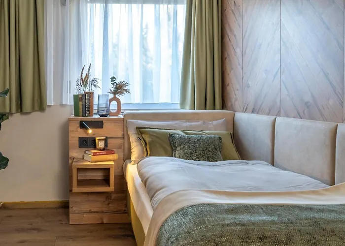 Hotel Feinheit & Restaurant, Tor Zu Hunsrueck Und Mittelrhein! Mit Sauna Hot Tub Und Gartensuite