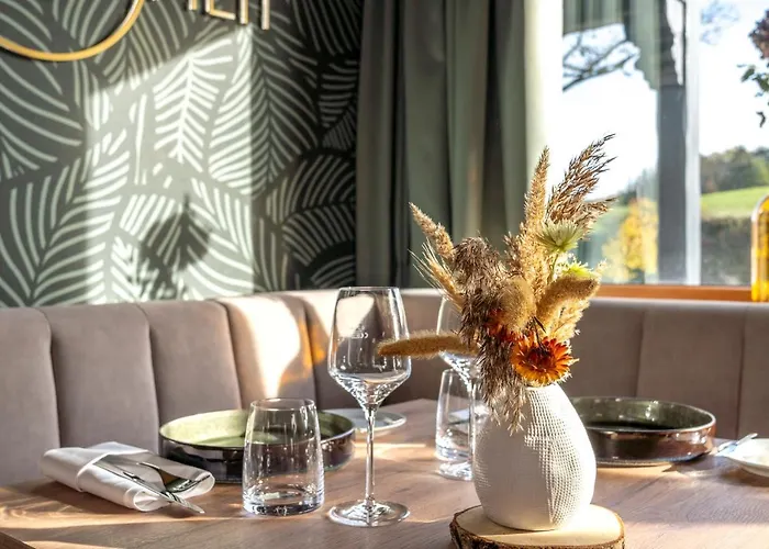 Feinheit & Restaurant, Tor Zu Hunsrueck Und Mittelrhein! Mit Sauna Hot Tub Und Gartensuite Hotel Halsenbach