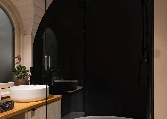 Feinheit & Restaurant, Tor Zu Hunsrueck Und Mittelrhein! Mit Sauna Hot Tub Und Gartensuite Hotel